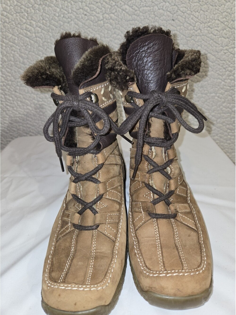 Bearpaw Women's ankle Boots Size 6.5 EU 37 Tan Suede Ankle Straps Lace Up Sherpa